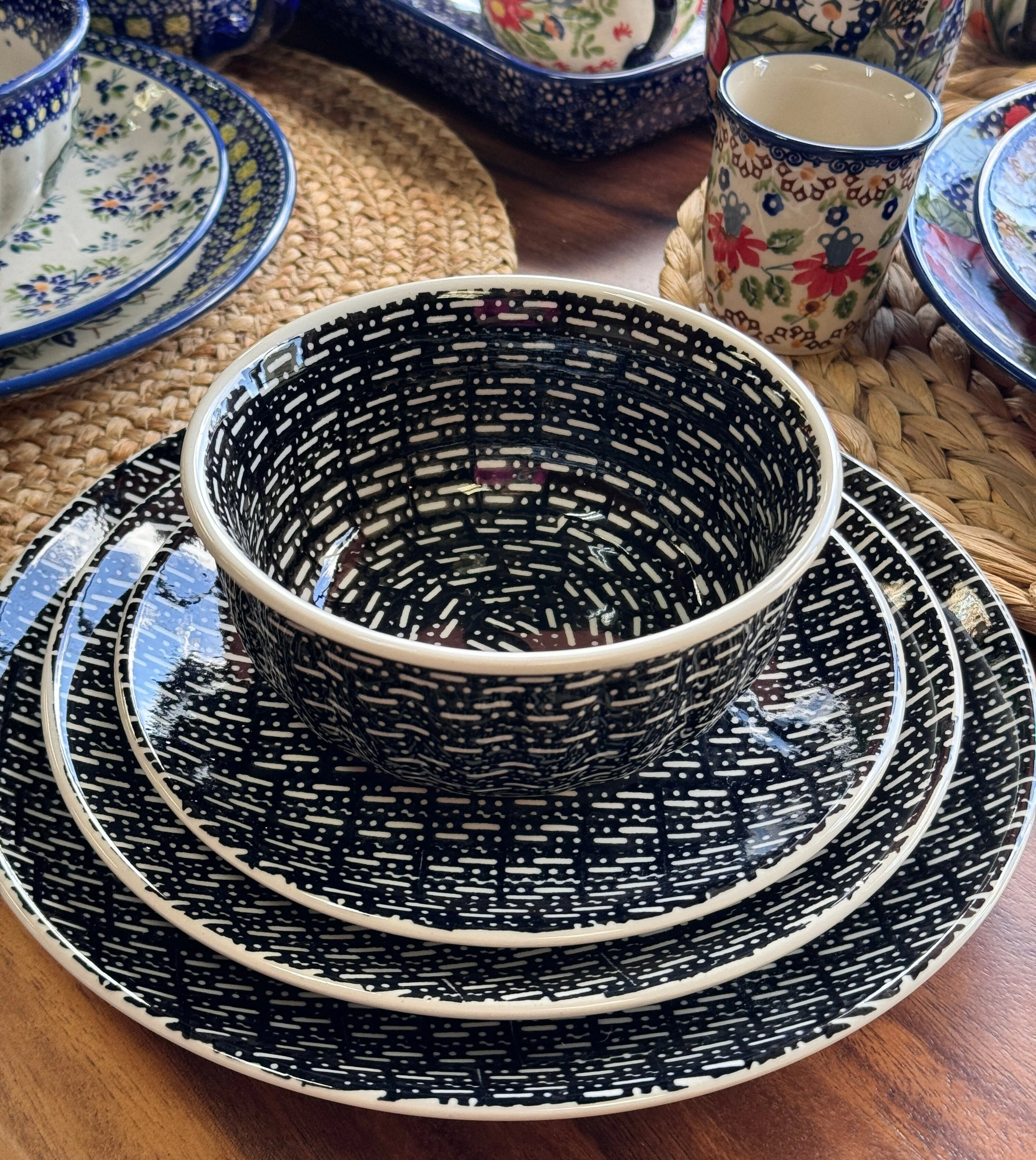 Plate, Round, Dinner, 10" in "Metro" by Manufaktura | T132T-WCZM - Image 2