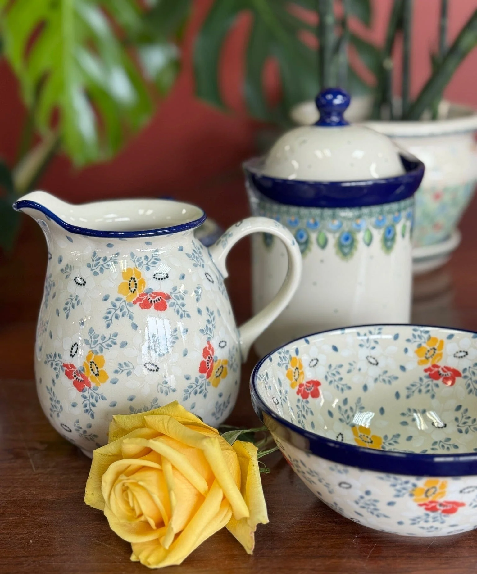 Pitcher, 32 oz in "Coral Fans" by Ceramika Artystyczna | A078-2199X - Image 3