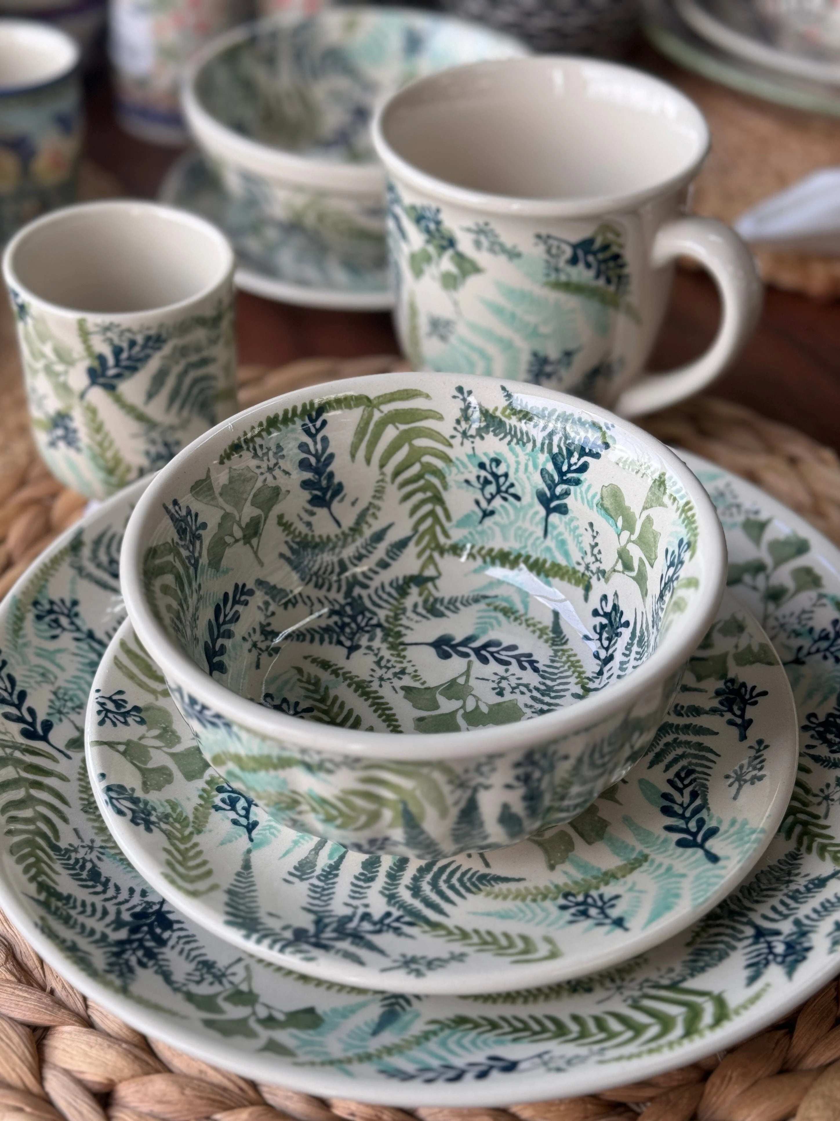 Plate, Round, Dessert, 7.25" in "Scattered Ferns" by Manufaktura | T131S-GZ39 - Image 3