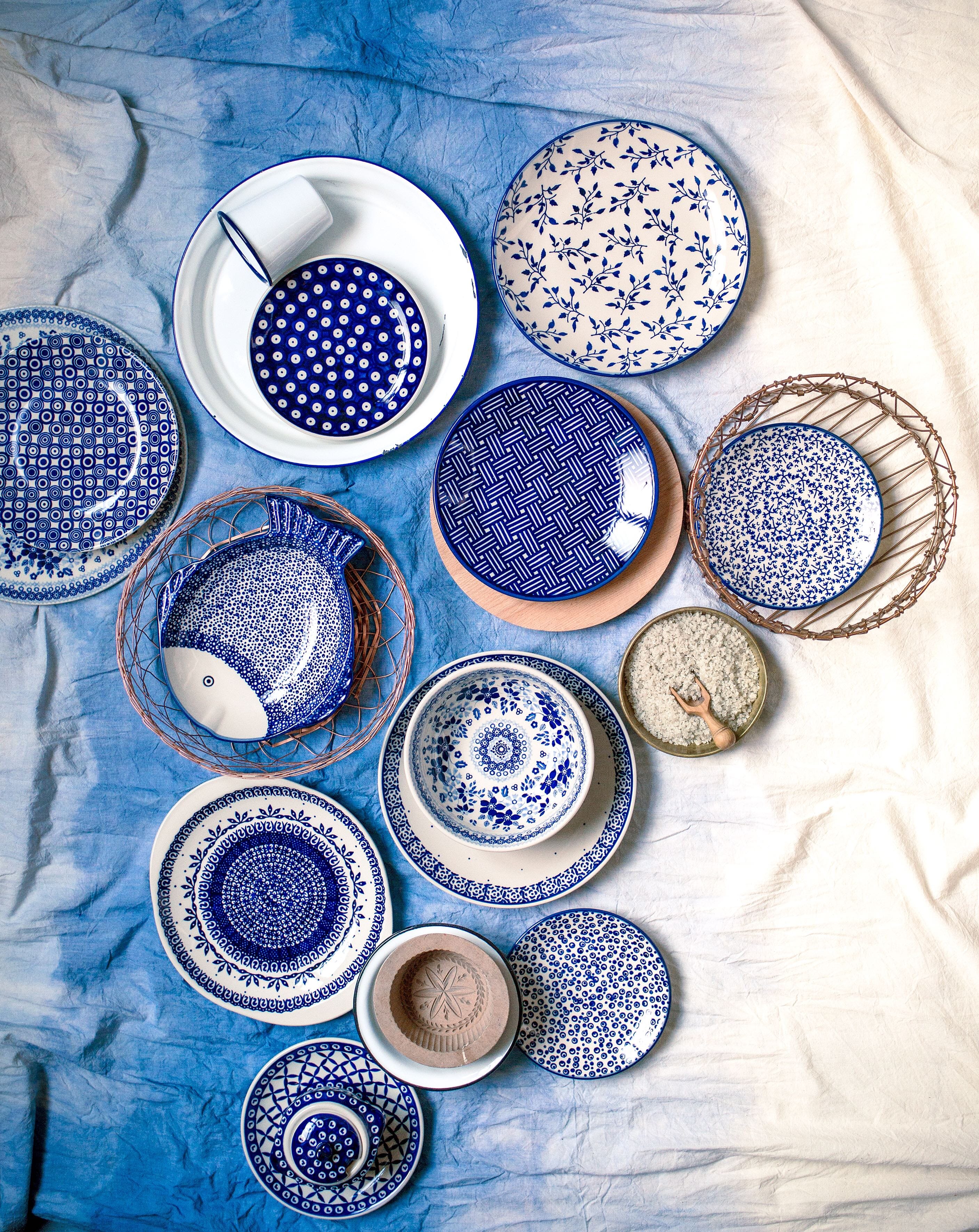 Bowl, Round, 7.75" in "Fish Eyes" by Manufaktura | M085T-31 - Image 4
