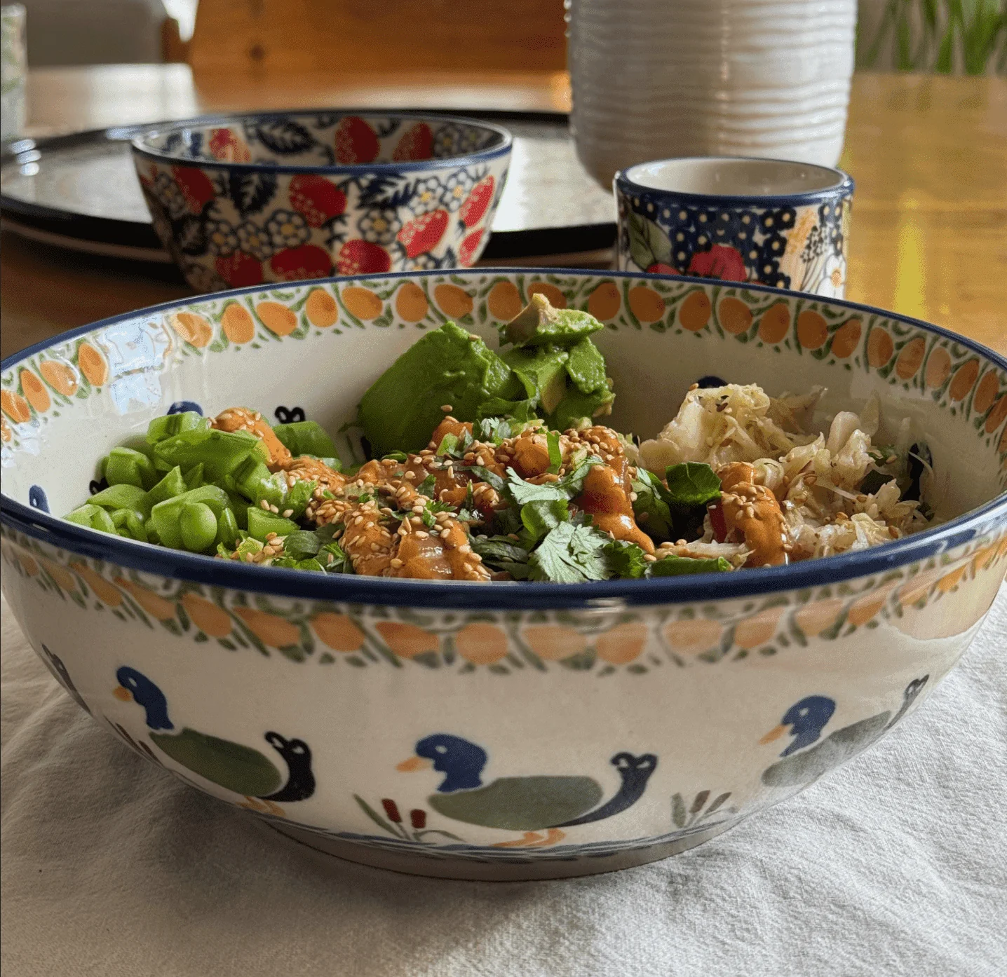 Bowl, Round, 8.5" in "Poppy Paradise" by Manufaktura | M135S-PD01 - Image 2