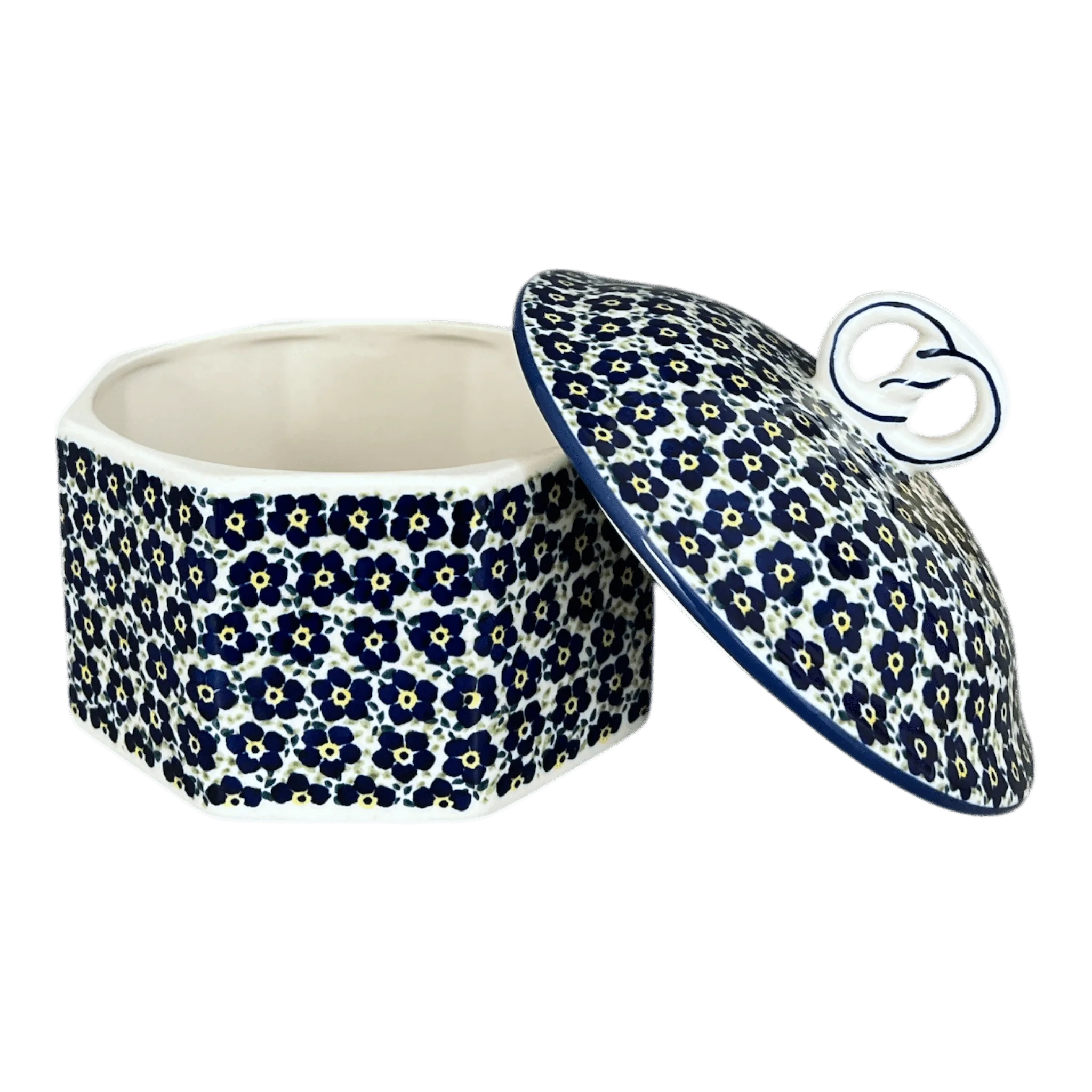 Box, Large Pretzel, 7" in "Floral Revival Blue" by Manufaktura | P108U-MKOB - Image 3