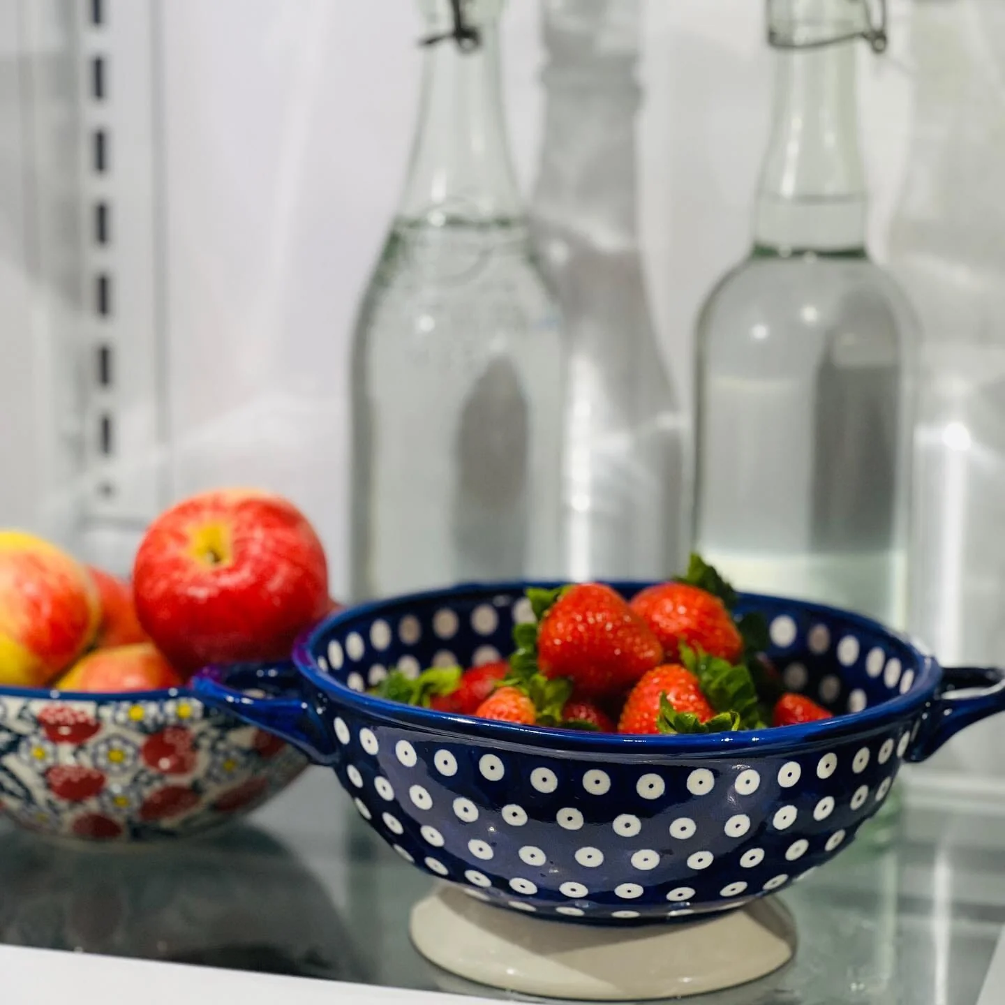 Bowl, Round, Colander/Berry, 7.75", WR (WR62A) in "Dot to Dot" by W.R. Ceramika | WR62A-SM2 - Image 2