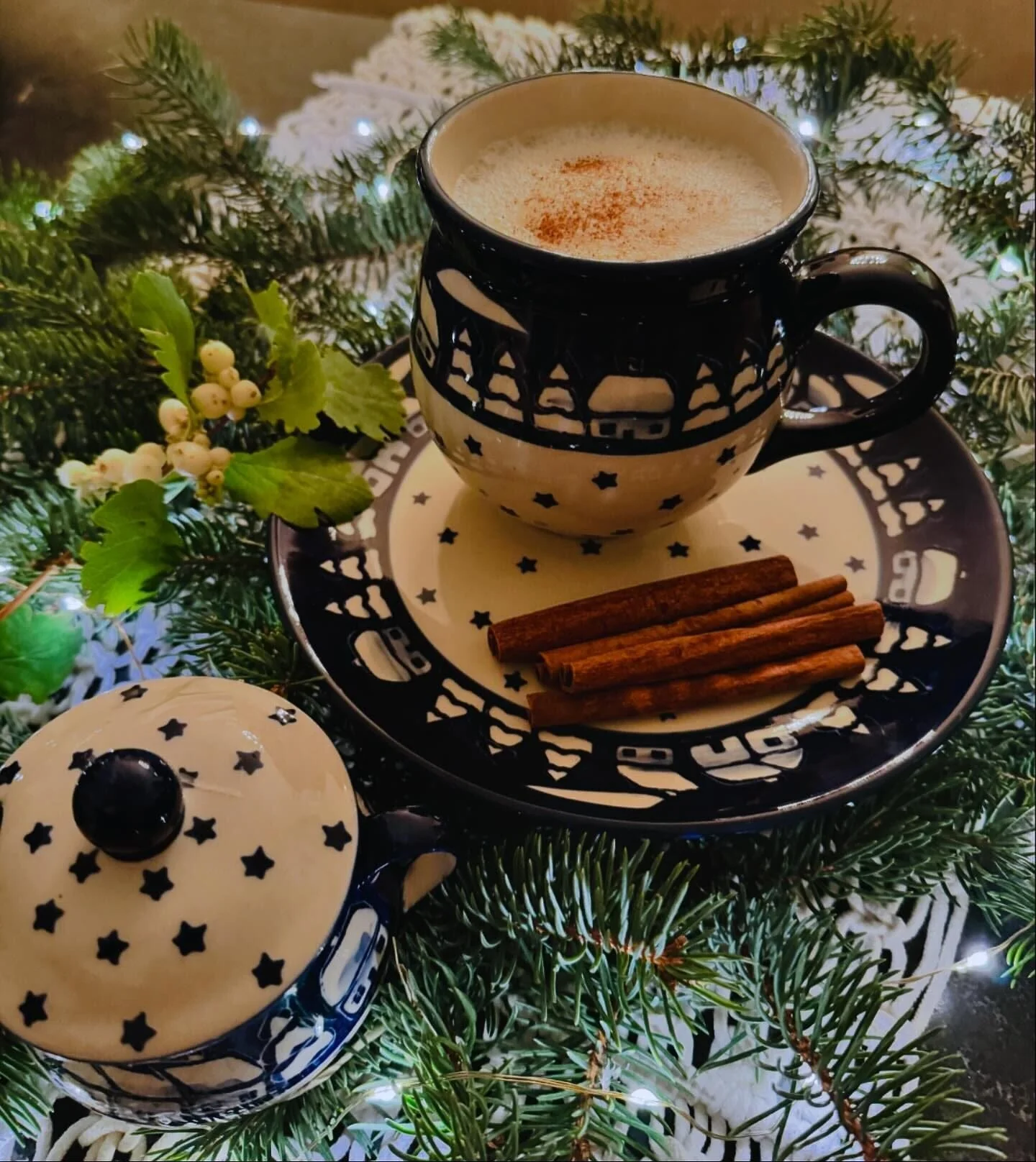 Mug, Belly Mug, 16 oz Large in "Winter's Eve" by Manufaktura | K068S-IBZ - Image 2